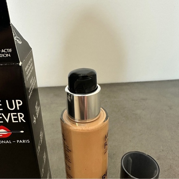 [MAKEUP] Make Up For Ever Foundation | Full Size | Discontinued Shade | BNIB - Picture 4 of 6